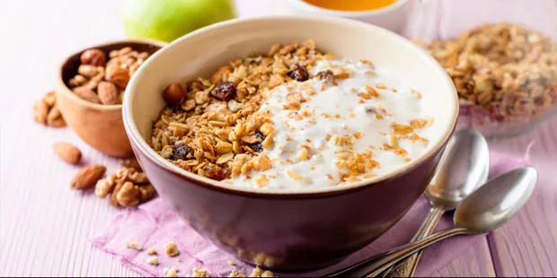 A nutrient rich crumble dish with goodness of apple is sure to give your day a lovely start.