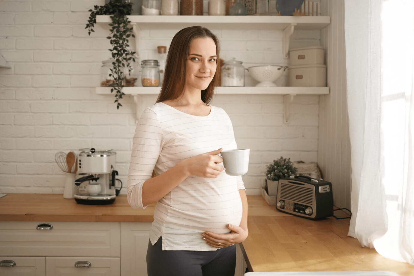 Should one drink turmeric milk during pregnancy or not (Image Source: Freepik)